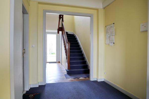 Exceptionnel F4 – 90 m2 – parking et caves - DPE "D" - charges faibles