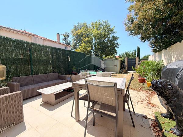 À VENDRE 13100 AIX-EN-PROVENCE APPARTEMENTS EN REZ-DE-CHAUSSÉE DE 195 M² DIVISÉ EN DEUX LOGEMENTS AVEC JARDIN ET STATIONNEMENT