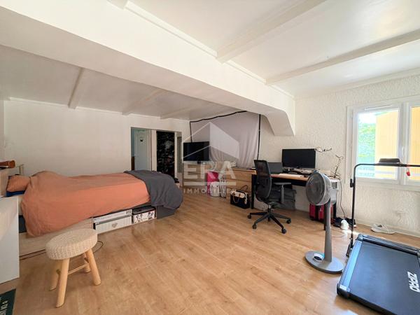 À VENDRE 13100 AIX-EN-PROVENCE APPARTEMENTS EN REZ-DE-CHAUSSÉE DE 195 M² DIVISÉ EN DEUX LOGEMENTS AVEC JARDIN ET STATIONNEMENT