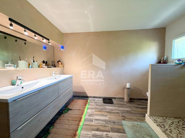 À VENDRE 13100 AIX-EN-PROVENCE APPARTEMENTS EN REZ-DE-CHAUSSÉE DE 195 M² DIVISÉ EN DEUX LOGEMENTS AVEC JARDIN ET STATIONNEMENT