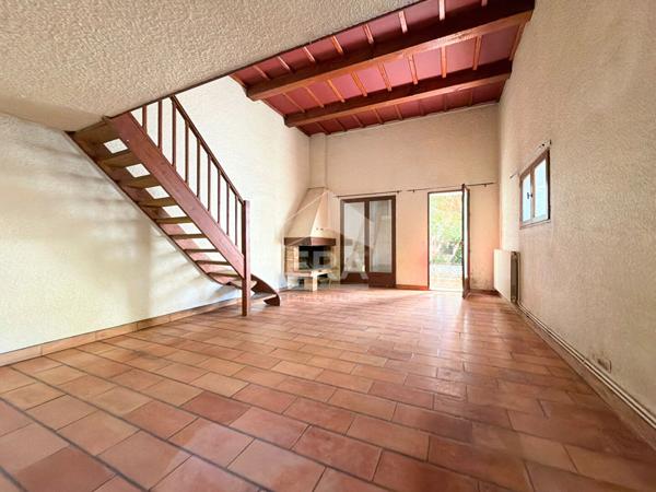 À VENDRE 13100 AIX-EN-PROVENCE APPARTEMENTS EN REZ-DE-CHAUSSÉE DE 195 M² DIVISÉ EN DEUX LOGEMENTS AVEC JARDIN ET STATIONNEMENT