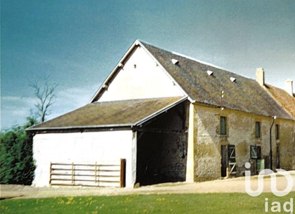 Ferme 10 pièces de 800 m² à Avord (18520)