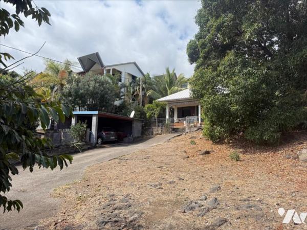 Terrain exceptionnel en hyper centre-ville de Saint-Leu (env. 900?m²)