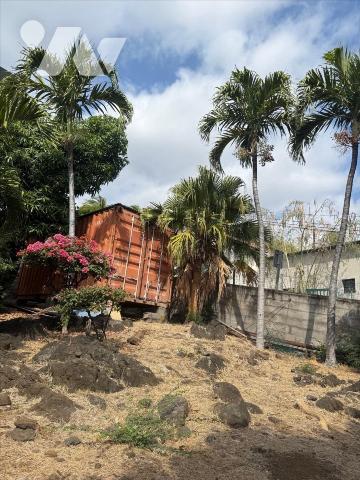 Terrain exceptionnel en hyper centre-ville de Saint-Leu (env. 900?m²)