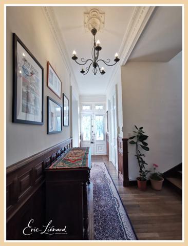 Propriete à vendre 8 pièces SAINT MAIXENT L'ECOLE (79)