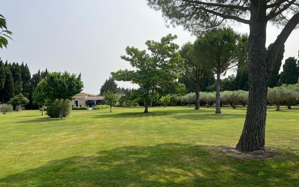 Maison à vendre    8 pièces •  Châteaurenard