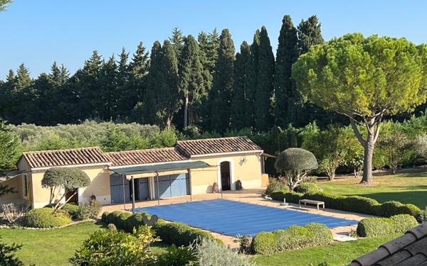 Maison à vendre    8 pièces •  Châteaurenard