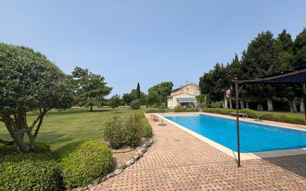 Maison à vendre    8 pièces •  Châteaurenard