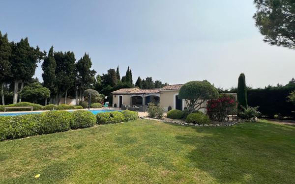 Maison à vendre    8 pièces •  Châteaurenard