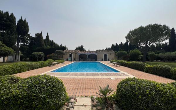 Maison à vendre    8 pièces •  Châteaurenard