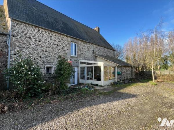 LONGERE EN PIERRE / PLEINE-FOUGERES