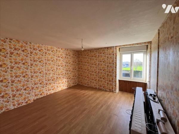 LONGERE EN PIERRE / PLEINE-FOUGERES