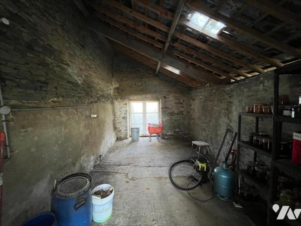 LONGERE EN PIERRE / PLEINE-FOUGERES