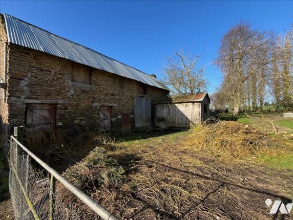 LONGERE EN PIERRE / PLEINE-FOUGERES