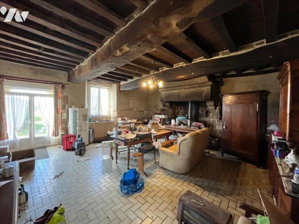 LONGERE EN PIERRE / PLEINE-FOUGERES