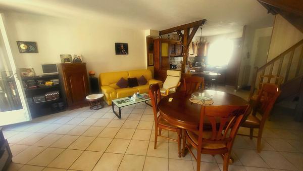 La Valentine, villa T5 avec jardin et parking au calme complet
