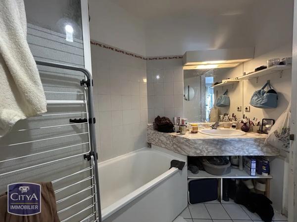 Appartement à vendre 1 pièce 28m² Évry-Courcouronnes (91000)
