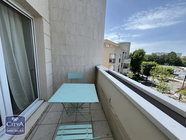 Appartement à vendre 1 pièce 28m² Évry-Courcouronnes (91000)