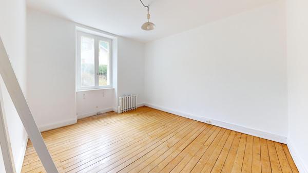 Maison  71 m2, 4 pièces 2 chambres sur 124 M² de terrain.