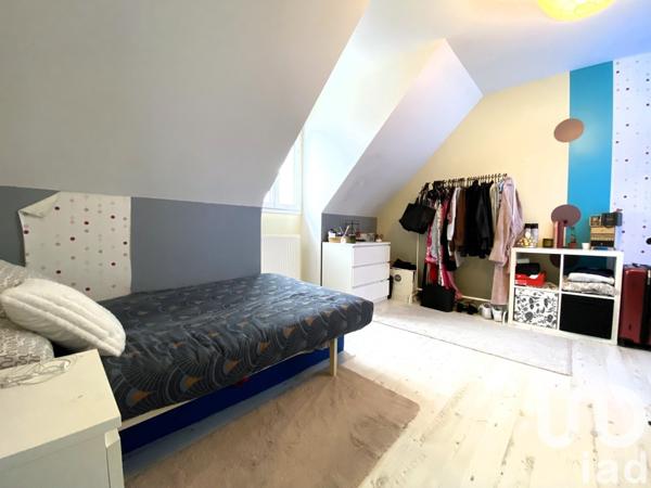 Maison traditionnelle 6 pièces de 113 m² à Véretz (37270)