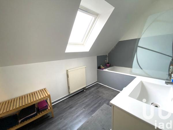 Maison traditionnelle 6 pièces de 113 m² à Véretz (37270)