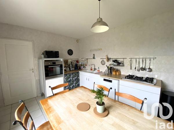 Maison traditionnelle 6 pièces de 113 m² à Véretz (37270)