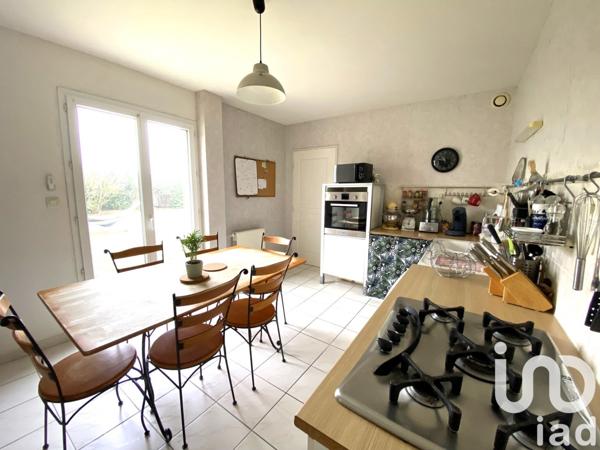 Maison traditionnelle 6 pièces de 113 m² à Véretz (37270)