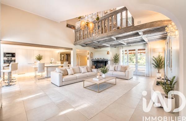 Maison à vendre 7 pièces 264 m² Cogolin