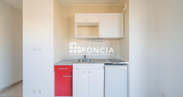 À vendre Studio 27.58 m² - Montélimar 26200