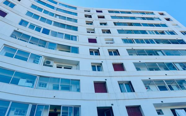 Appartement à vendre    3 pièces • 71,07 m2 Marseille 7