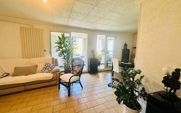 Appartement à vendre    3 pièces • 71,07 m2 Marseille 7