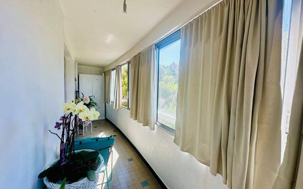 Appartement à vendre    3 pièces • 71,07 m2 Marseille 7