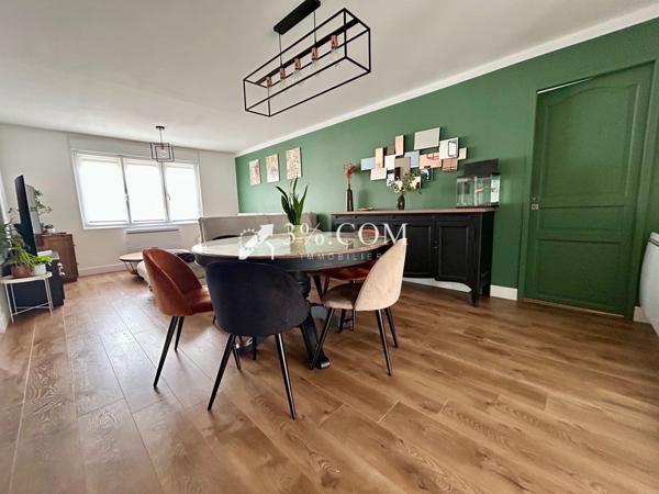 Jolie maison de lotissement de 104 m², salon salle à manger, cuisine équipée, véranda, trois chambres, jardin, Courcelles-lès-Lens (62970)