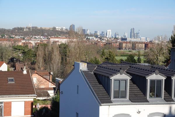 Garches (92380) Appartement dernier étage sans mitoyenneté de voisinage Vue tour Eiffel
