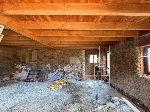 Corps de ferme Saint-Michel-en-Grève, 8616 m² de terrain.