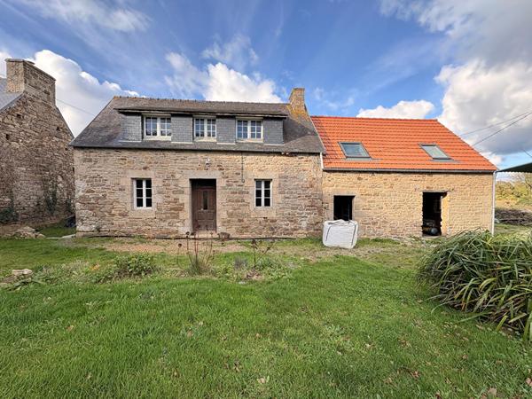 Corps de ferme Saint-Michel-en-Grève, 8616 m² de terrain.