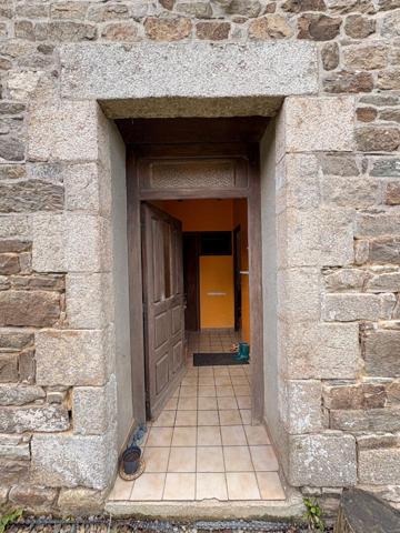 Corps de ferme Saint-Michel-en-Grève, 8616 m² de terrain.