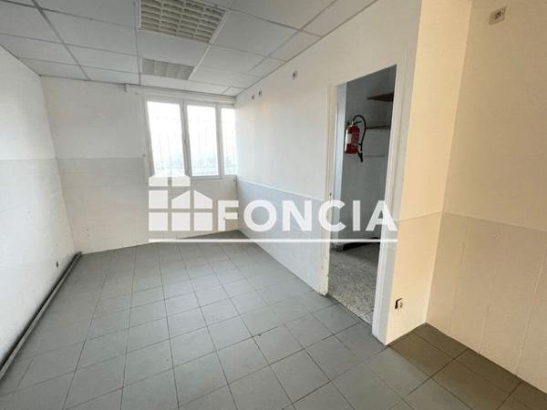 Location Local commercial 1 pièce 45.6 m² - LES POMMIERS Vallauris 06220