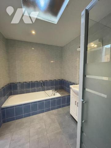 Maison de 120m² avec dépendances sur terrain de 844m²