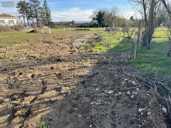 Terrain à Batir à vendre à Saint-Maurice-de-Gourdans dans l'Ain (01800), ref : 01067-946