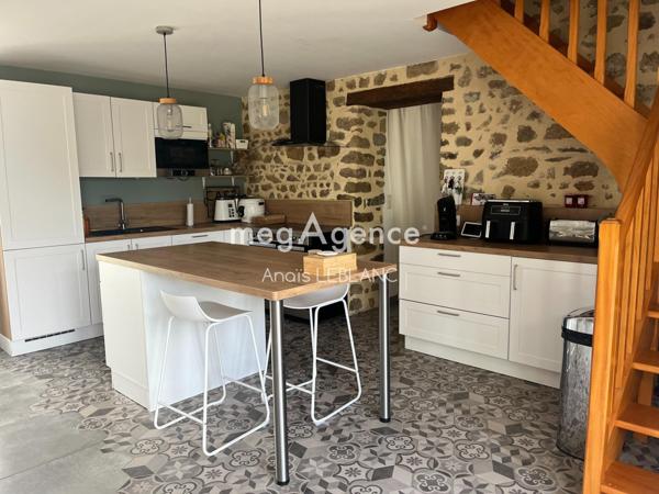 Maison à Martigné-sur-Mayenne, 53470 - 6 pièces 175m²