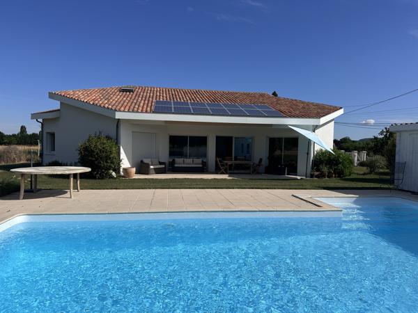 Villeneuve-sur-Lot (47300) Maison d’architecte d'environ 157m² avec piscine et vue dégagée sur la campagne – Villeneuve-sur-Lo