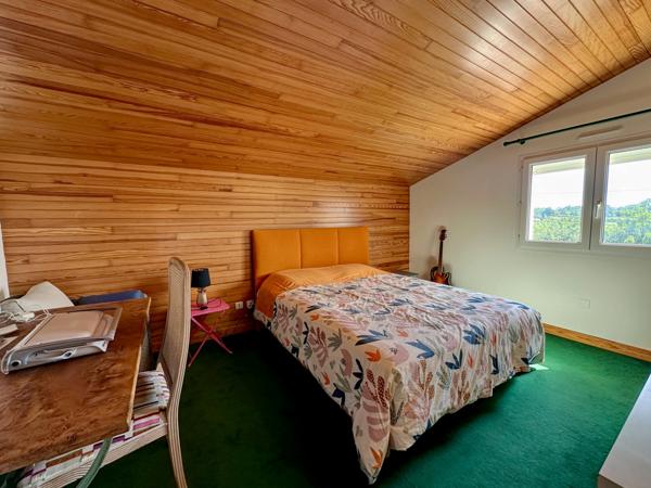 Villeneuve-sur-Lot (47300) Maison d’architecte d'environ 157m² avec piscine et vue dégagée sur la campagne – Villeneuve-sur-Lo