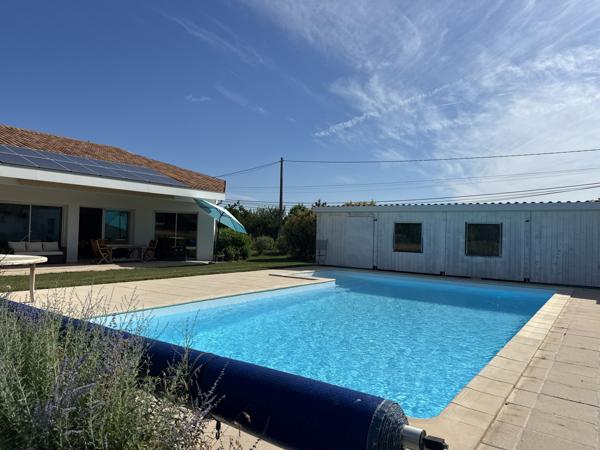 Villeneuve-sur-Lot (47300) Maison d’architecte d'environ 157m² avec piscine et vue dégagée sur la campagne – Villeneuve-sur-Lo