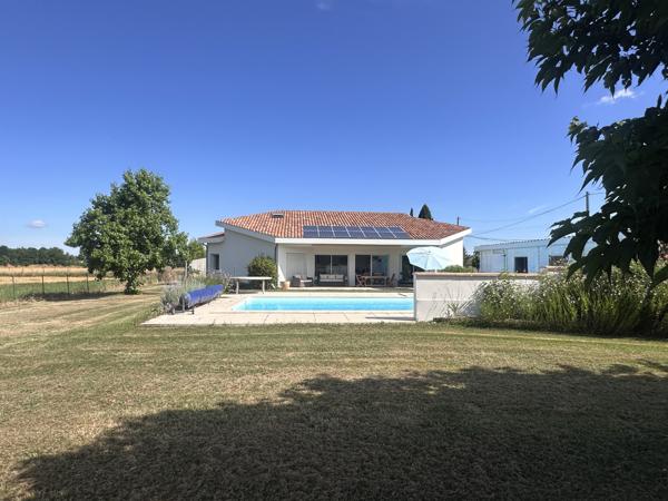 Villeneuve-sur-Lot (47300) Maison d’architecte d'environ 157m² avec piscine et vue dégagée sur la campagne – Villeneuve-sur-Lo