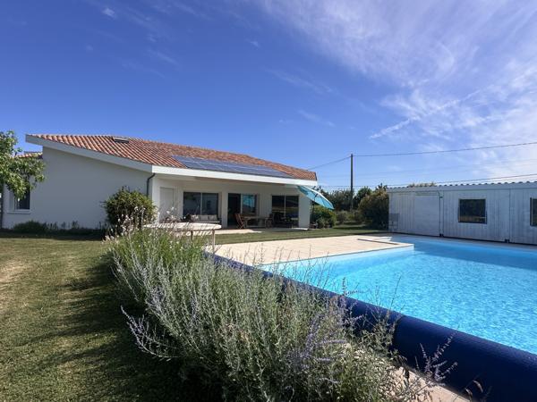 Villeneuve-sur-Lot (47300) Maison d’architecte d'environ 157m² avec piscine et vue dégagée sur la campagne – Villeneuve-sur-Lo
