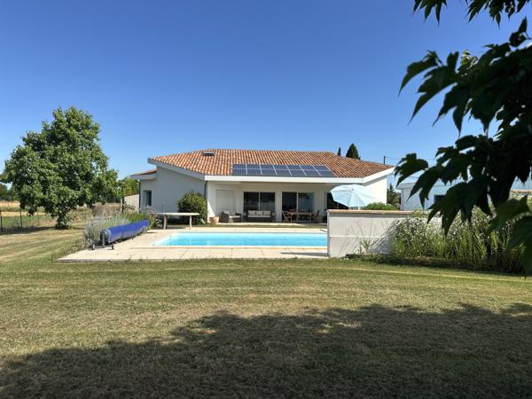 Villeneuve-sur-Lot (47300) Maison d’architecte d'environ 157m² avec piscine et vue dégagée sur la campagne – Villeneuve-sur-Lo
