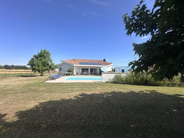 Villeneuve-sur-Lot (47300) Maison d’architecte d'environ 157m² avec piscine et vue dégagée sur la campagne – Villeneuve-sur-Lo