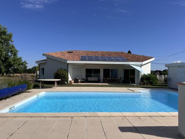 Villeneuve-sur-Lot (47300) Maison d’architecte d'environ 157m² avec piscine et vue dégagée sur la campagne – Villeneuve-sur-Lo