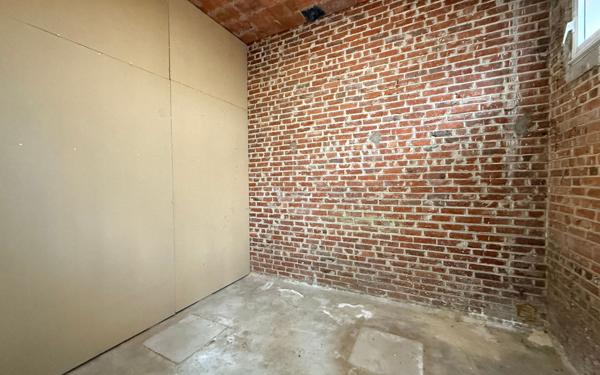 Stationnement à louer    9,70 m2 Douai